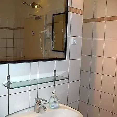 No 5 بيت شباب Halle (Saale)